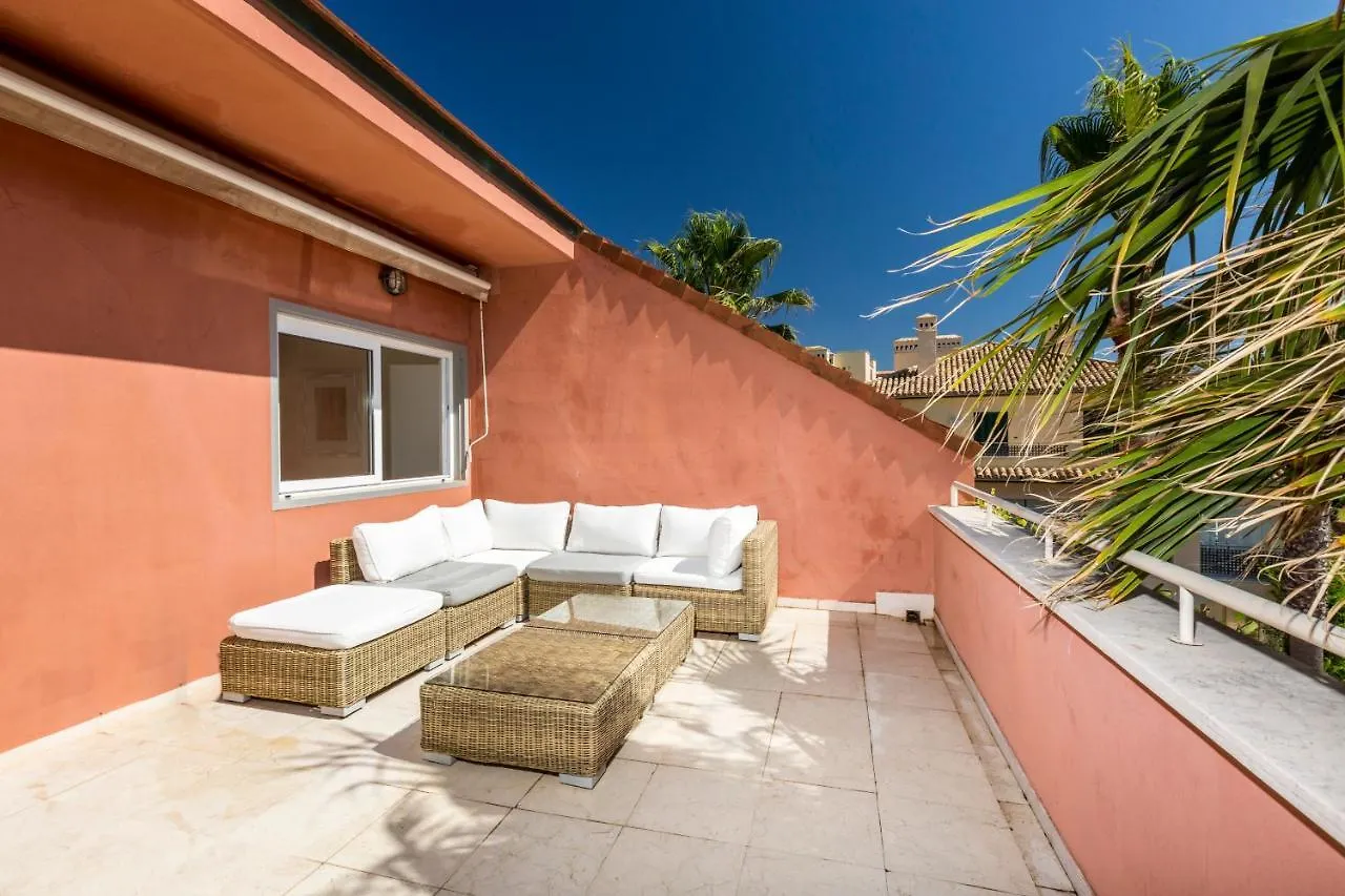 Appartement First Line Penthouse In Puerto Sotogrande With Seaviews